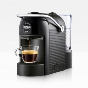 Aparat Lavazza Modo Mio Jolie CRNI pogled sa strane - Espresso Kapsule Megatrend Coffee Shop